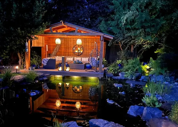 Couple'S Oasis At Horner Park